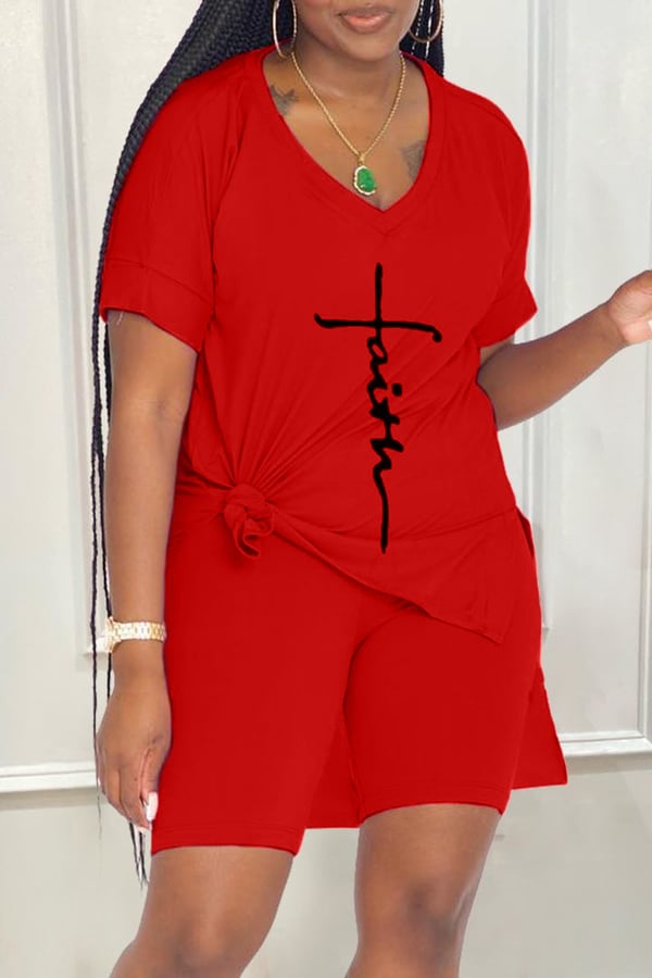 🔥👗【Top + spodnie】 Zestaw T-shirt i szorty z dekoltem w szpic i nadrukiem w litery-3669142