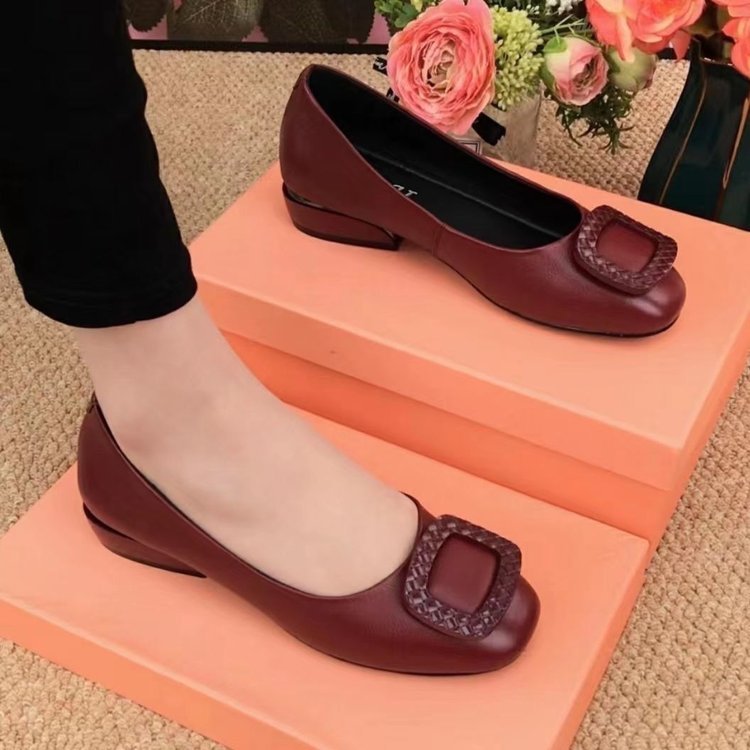 【35-41】2024 Buty damskie z miękkiej skóry z miękką podeszwą i grubym obcasem z okrągłym noskiem 3585565