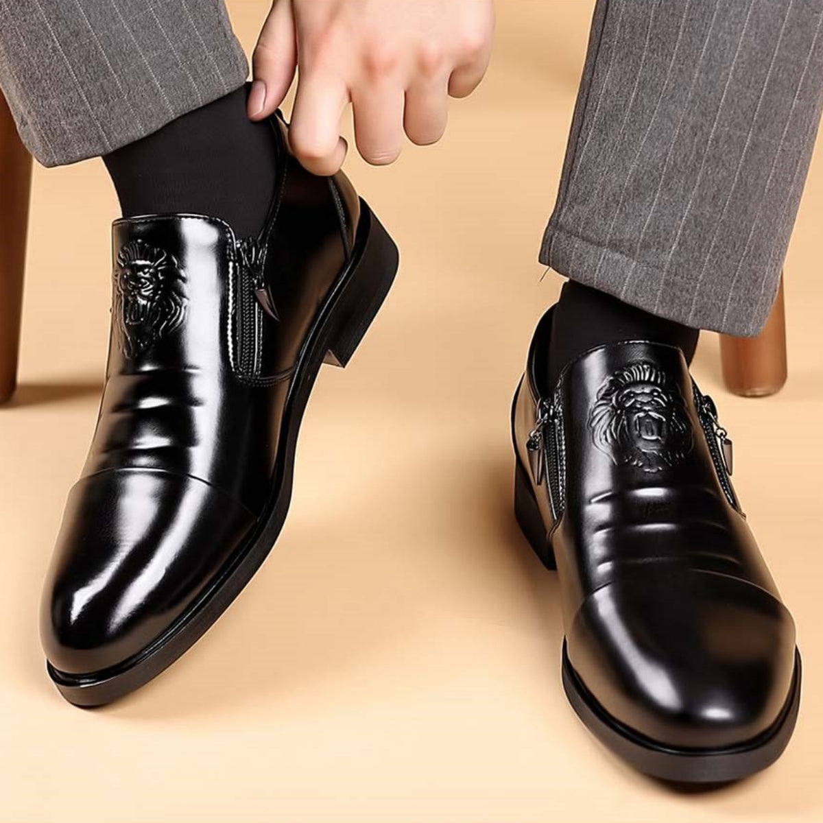 💥👞【Nový produkt】🔥【39-48】Pánské kožené boty s potiskem lva - elegantní, módní, dokonale ukazující váš jedinečný styl-4177411