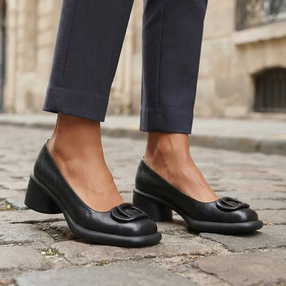 Női vintage cipő vaskos sarokkal és ovális csattal – Elegáns, 2026-os dizájn, kényelmes platformtalp, retro bebújós fazon 👠🤎🖤