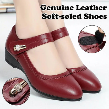 😍 Poslední den 50% sleva【35–41】Dámské kožené boty na klínku s měkkou podrážkou, podpora klenby pro pohodlné nošení. ✅ Platba na dobírku