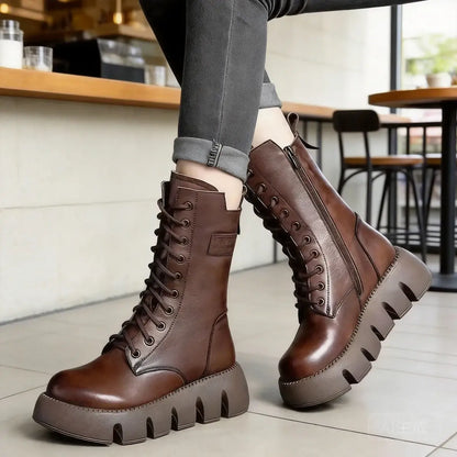 Limitovaná nabídka 42% sleva 🔥👢【35-40】Vysoce kvalitní ručně vyráběné dámské měkké kožené kozačky s tlustou podrážkou, podzim–zima nová kolekce