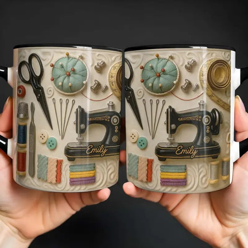 🧵☕ Hrnek s motivem šití – perfektní dárek pro kreativní duše, které rády šijí