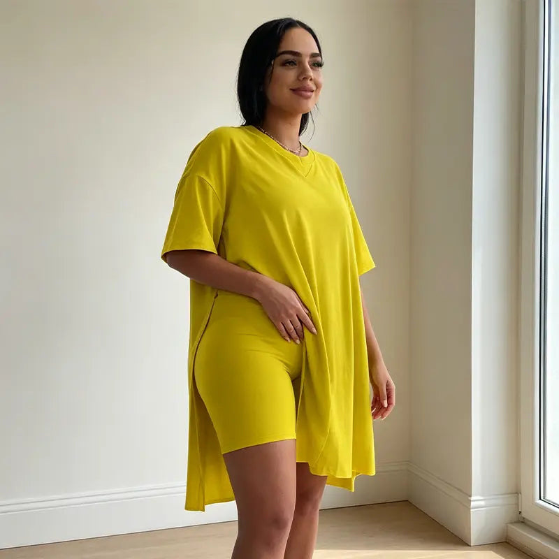 🌿 Nagy méretű női nyári szett – hosszú póló oldalhasítással + rövidnadrág 👗 Puha, sztreccs és lélegző anyag, maximális kényelem egész nap! ✨