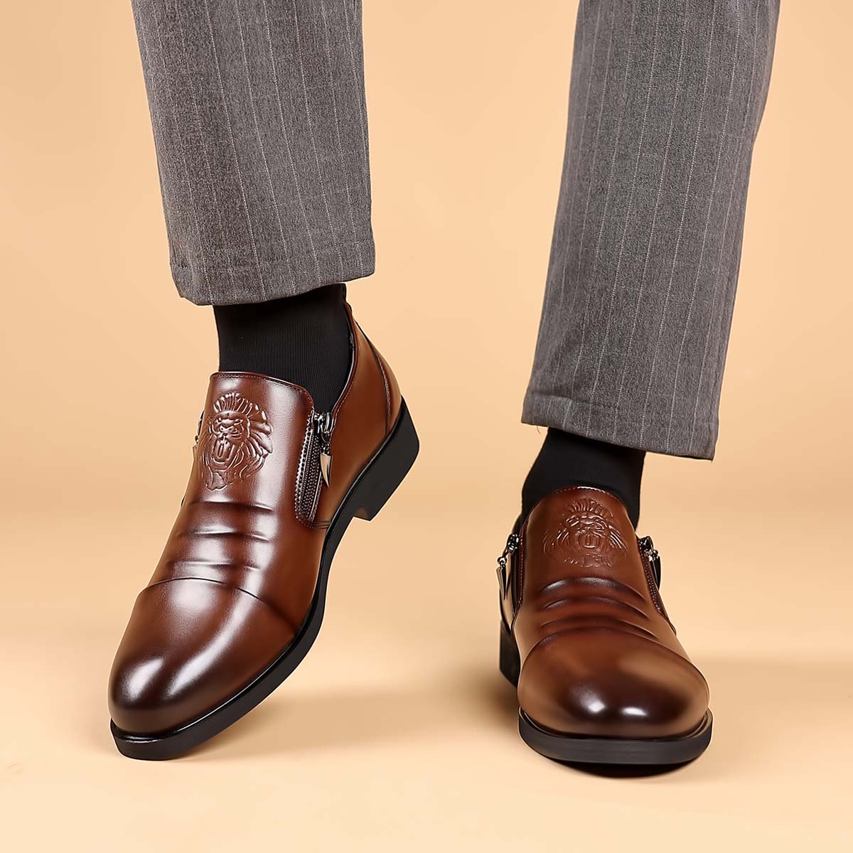 💥👞【Nový produkt】🔥【39-48】Pánské kožené boty s potiskem lva - elegantní, módní, dokonale ukazující váš jedinečný styl-4177411