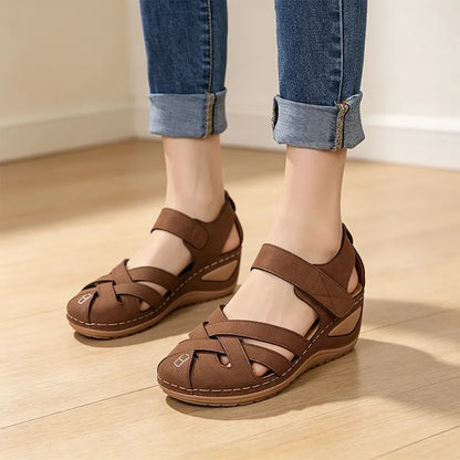 👡 Női piros halászszandál – zárt orr, lélegző szövött felső, állítható tépőzár ✨ Kényelmes és praktikus – utazáshoz és mindennapokra egyaránt! 🧳