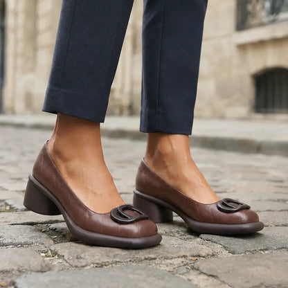 Női vintage cipő vaskos sarokkal és ovális csattal – Elegáns, 2026-os dizájn, kényelmes platformtalp, retro bebújós fazon 👠🤎🖤