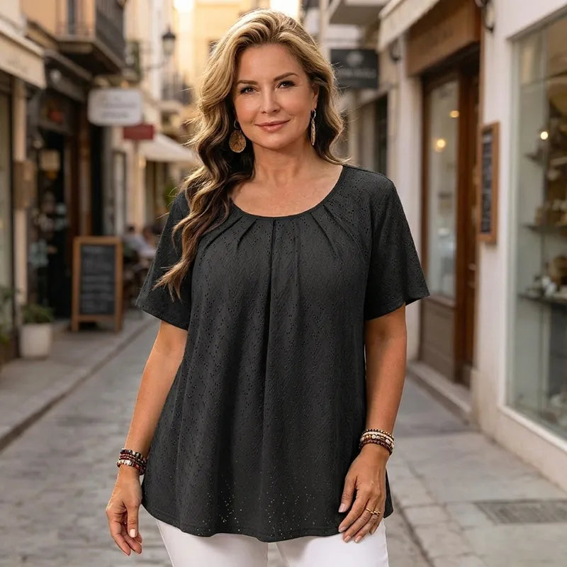 ✨【L-6XL】Elegantní dámská halenka s krajkovou výšivkou a volánovým límcem, volný střih, krátký rukáv – francouzský styl
