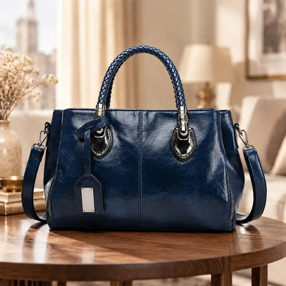 🔥 **Zadnji dan – 50 % popusta!** 👜 Ženska torbica iz pravega usnja – prijetna na dotik, elegantna in prefinjena. Nosite jo lahko v roki ali čez ramo!