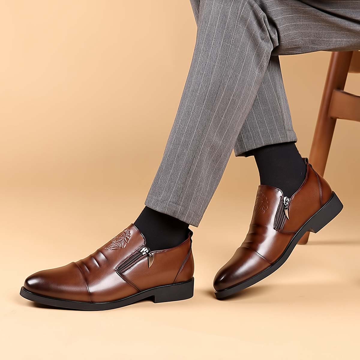 💥👞【Nový produkt】🔥【39-48】Pánské kožené boty s potiskem lva - elegantní, módní, dokonale ukazující váš jedinečný styl-4177411